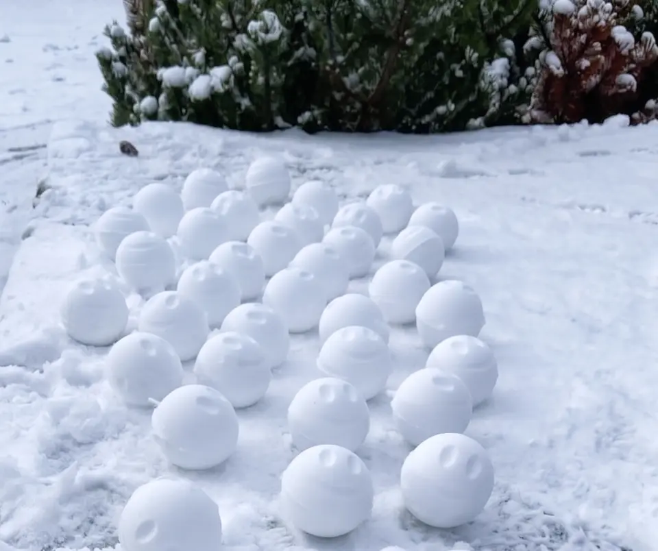 How to Use Snowballs for Essential Oil Aromatherapy in Your Sauna